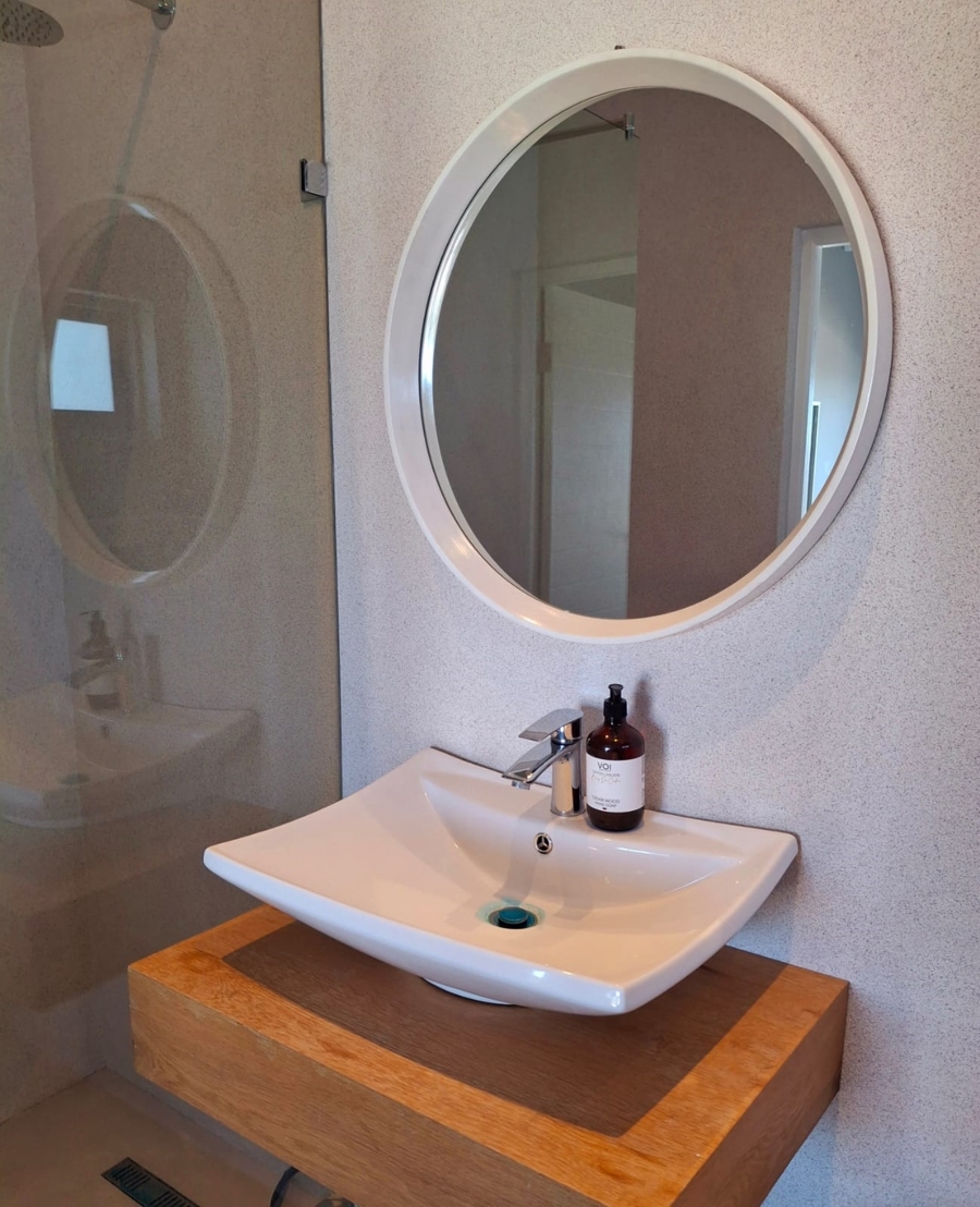 4 Bedroom Property for Sale in Struisbaai Western Cape